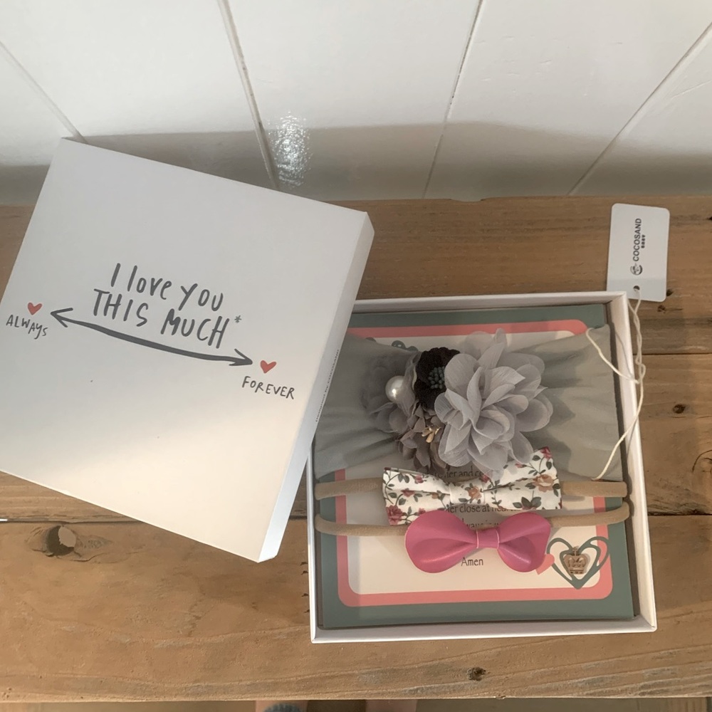 Cocosand | Baby Toddler NIB Headband Bow Flower Gift Set with Decorative Box